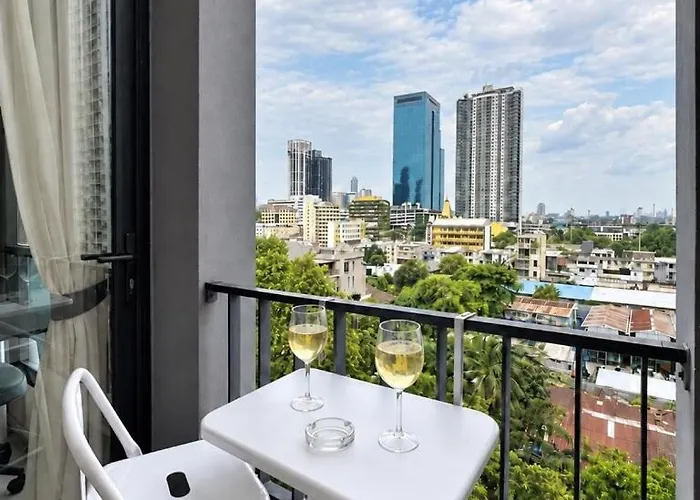 Ekkamai And Thonglor On Highfloor Skyline View With 24-hour Easy Self Checkin Access To Skybar Pool Gym Sky Terrace Apartment Bangkok