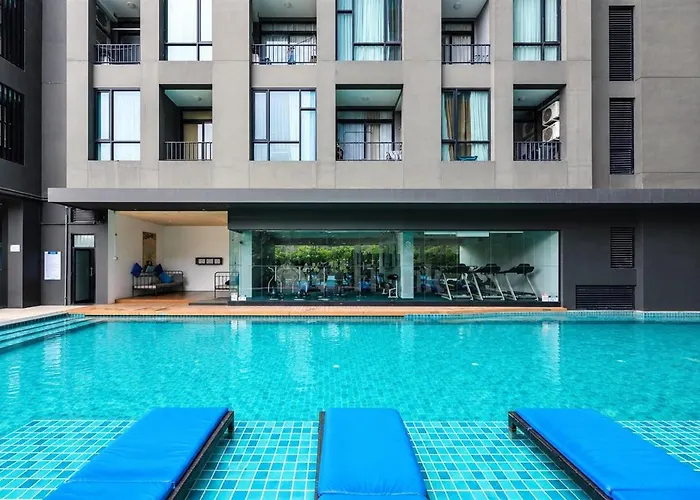 Ekkamai And Thonglor On Highfloor Skyline View With 24-hour Easy Self Checkin Access To Skybar Pool Gym Sky Terrace Bangkok