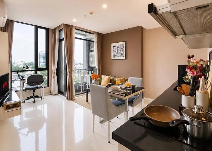 Ekkamai And Thonglor On Highfloor Skyline View With 24-hour Easy Self Checkin Access To Skybar Pool Gym Sky Terrace * Bangkok