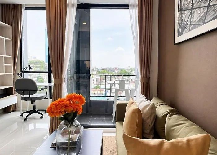 Apartment Ekkamai And Thonglor On Highfloor Skyline View With 24-hour Easy Self Checkin Access To Skybar Pool Gym Sky Terrace