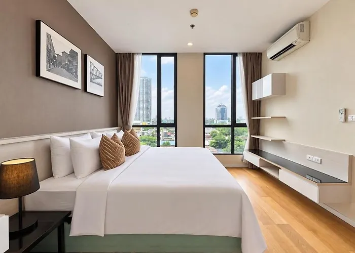 Ekkamai And Thonglor On Highfloor Skyline View With 24-hour Easy Self Checkin Access To Skybar Pool Gym Sky Terrace *