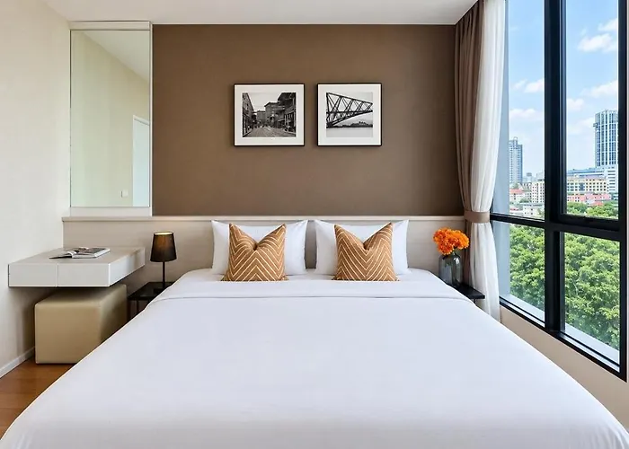 Ekkamai And Thonglor On Highfloor Skyline View With 24-hour Easy Self Checkin Access To Skybar Pool Gym Sky Terrace *