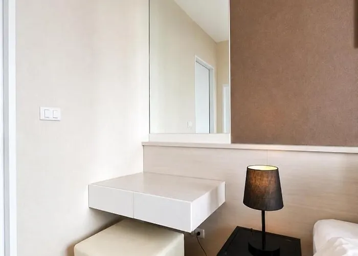 Ekkamai And Thonglor On Highfloor Skyline View With 24-hour Easy Self Checkin Access To Skybar Pool Gym Sky Terrace * Bangkok